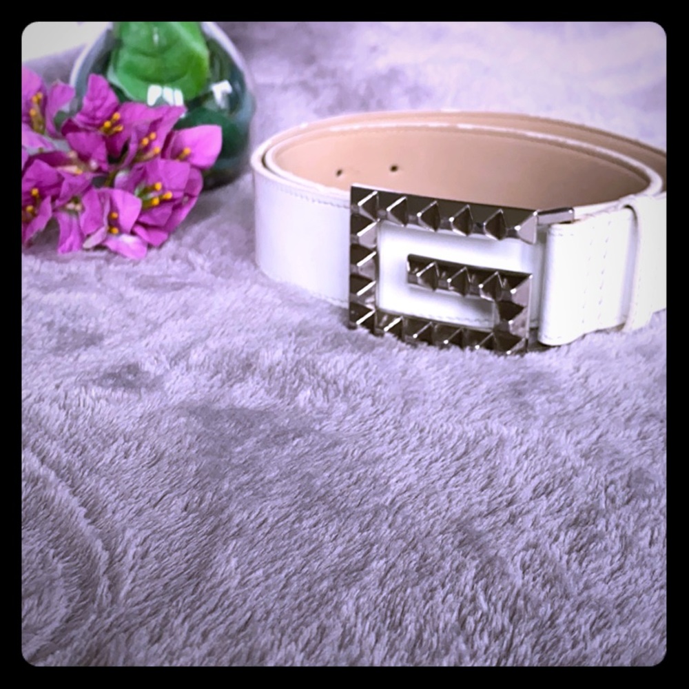 White guess belt